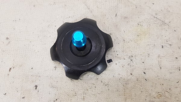 Bensatankinkorkki (Yamaha YZ85 2004) 5NY-24610-00-00 5NY-24610-10-00