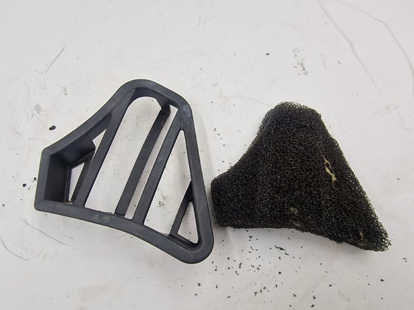 RH AIR INTAKE GRILL (SKI-DOO MXZ 600 2001) 517302024