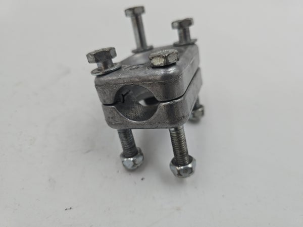 Ohjaustangon kiinnikkeet 22mm (LYNXE5002002C) 709400919 277000142