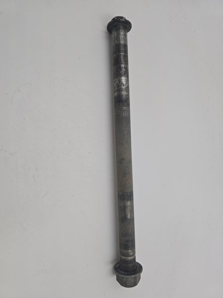 AXLE, REAR (Suzuki GSXR 1100 1991)  64711-40C10