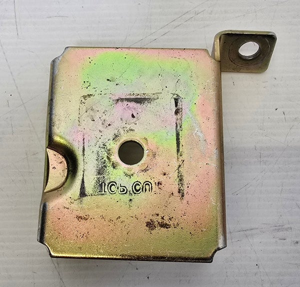 WELD-BRKT ENG MNT 1015228 Polaris Fusion 600 Dragon H.O 2006