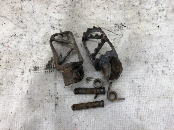 Jalkatapit (KTM GS125 1990)