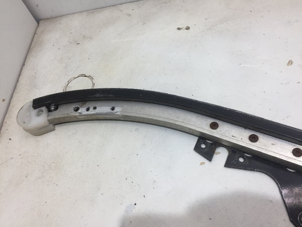 Liukurunko Oikea (Ski-Doo Skandic Wide Track 1996) M519826