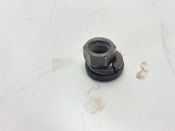 NUT (Arctic Cat ZR 500 1998 )  3007-556