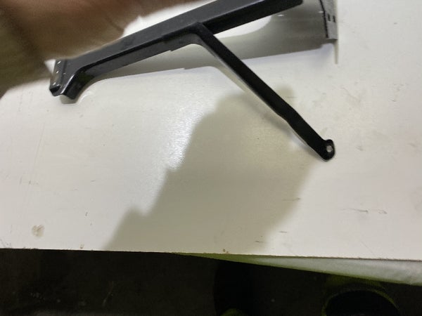 Puskurin tuki oikea (polaris indy classic 1994)  1011969-067