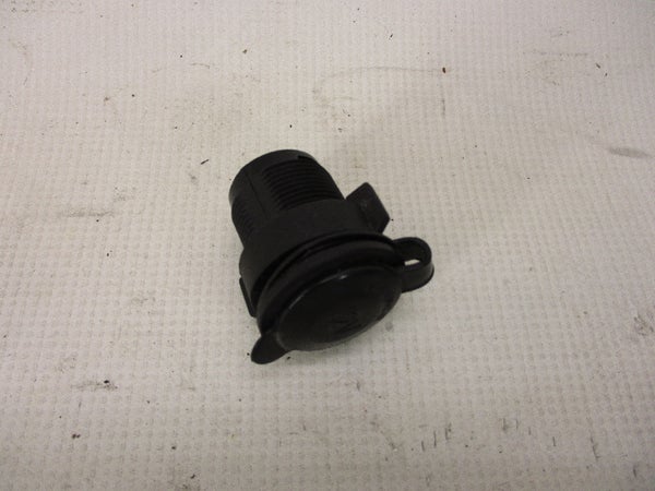 S&auml;hk&ouml;ulosotto / tupakansytytin (Arctic Cat XF 8000 High Country Limited 2015) 0641-897