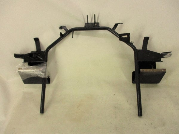 Ohjausakselin tuki (LYNX 59 YETI 2004) 605150605