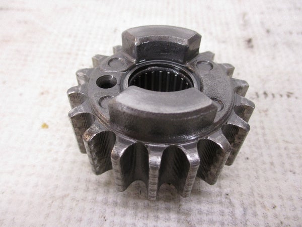 Hammasratas pakkiakseli 18T (YAMAHA FX NYTRO RTX 2008) 8FB-17692-00-00