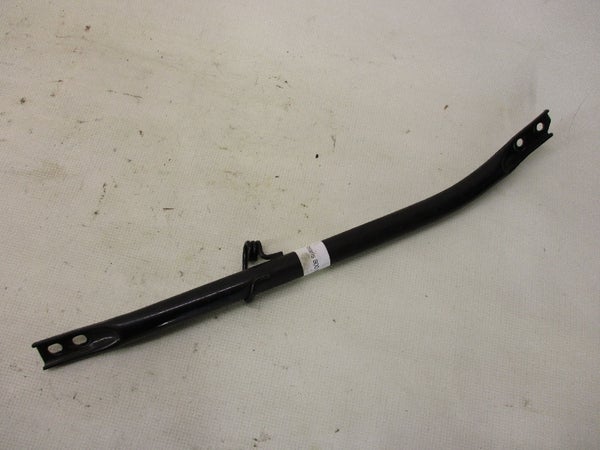 Ohjausakselin kiinnikkeen tuki oikea (Polaris SwitchBack 800 Dragon 2009)